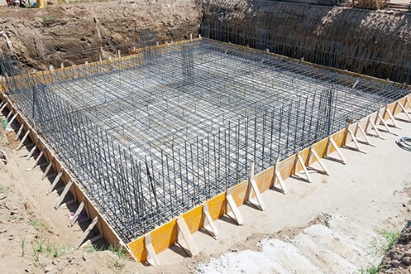 COMMERCIAL CONSTRUCTION